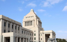 儿子怒斥癌症妈妈碰瓷筹钱：道德底线与家庭伦理的冲突