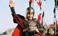 贺思慕血洗二十四殿：传奇英雄的复仇之路