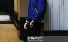 魏大勋硬核扛住外媒镜头，展现中国男星风采